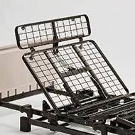 電動ヘッドレスト機能 頸部前屈姿勢で誤嚥リスクを低減