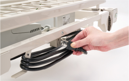 電源プラグホルダー 搬送時のわずらわしさを軽減